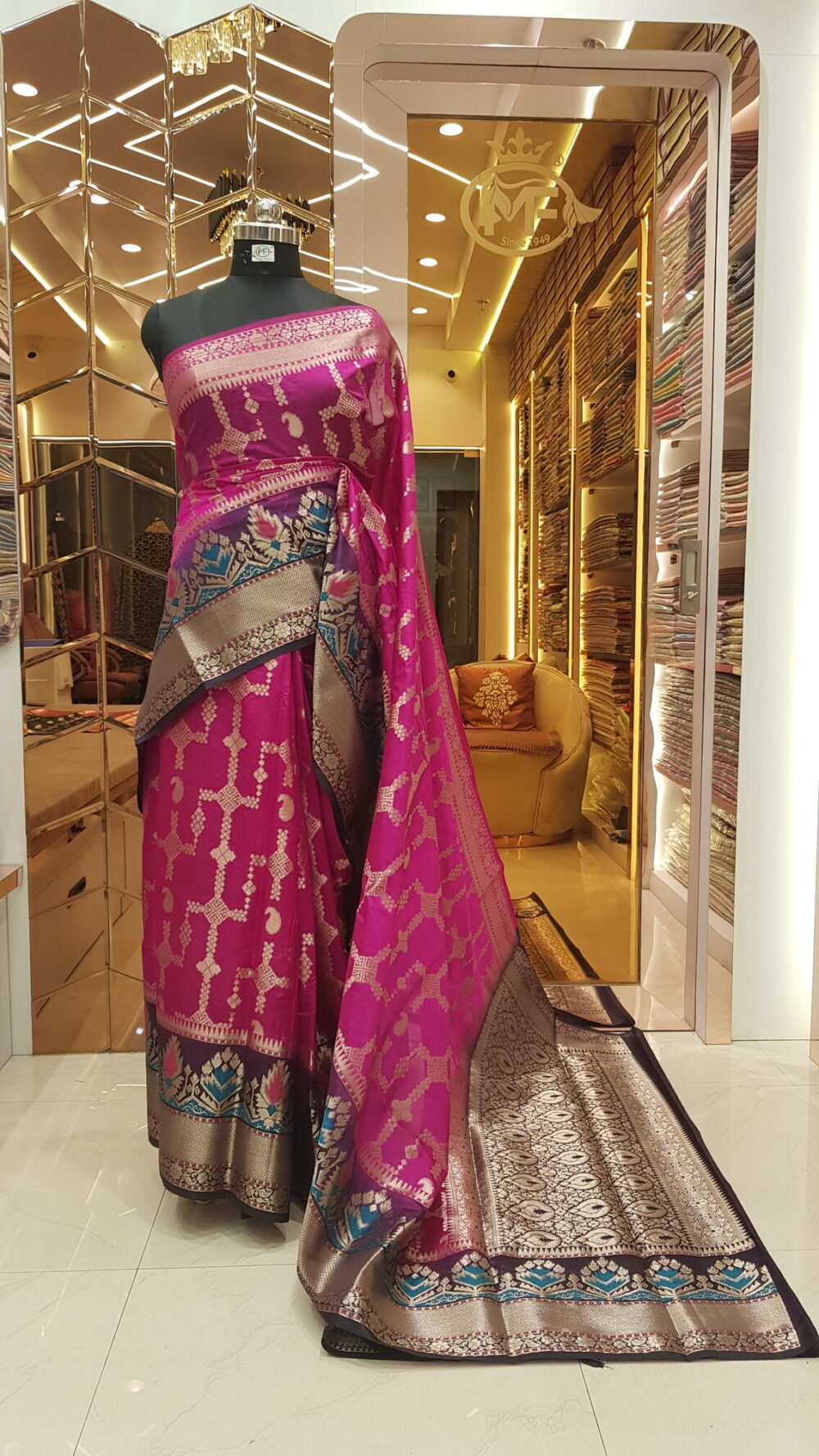 MOINI FABRICS - Banarasi Georgette Saree.
