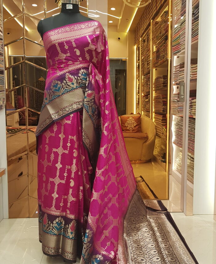 MOINI FABRICS - Banarasi Georgette Saree.