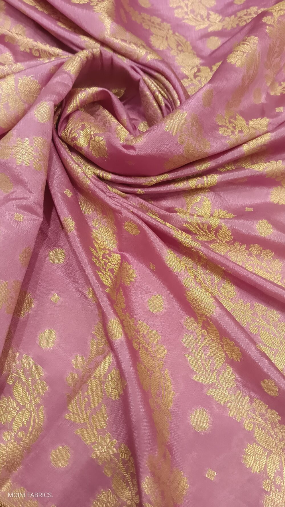 MOINI FABRICS - Banarasi Dupion Contrast Border Saree. - Image 4
