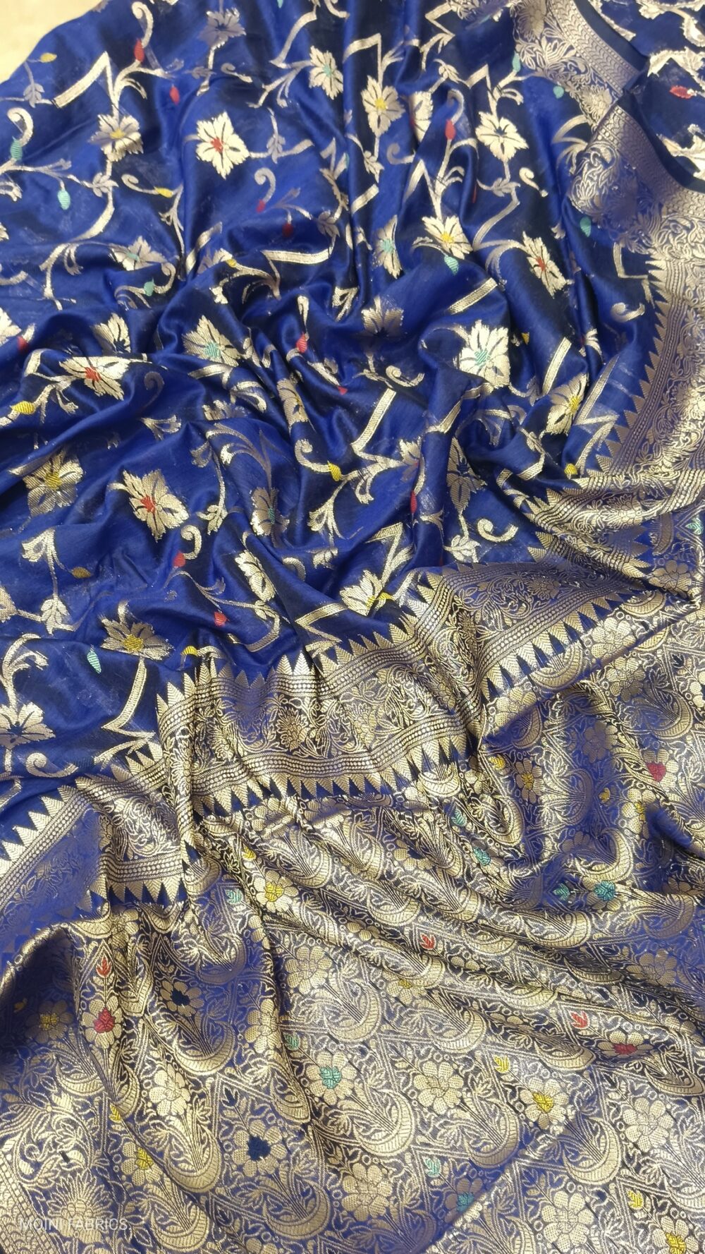 MOINI FABRICS - Banarasi Acrylic Jaal Saree. - Image 3