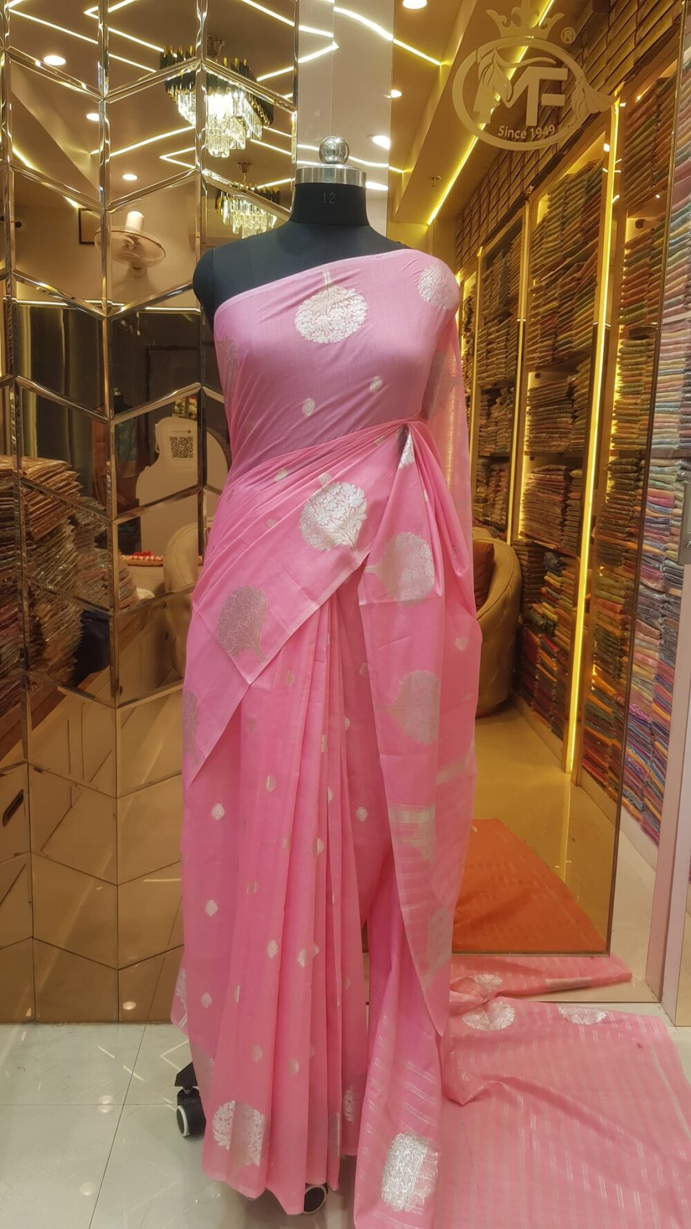 MOINI FABRICS - Banarasi Fancy Cotton Saree.