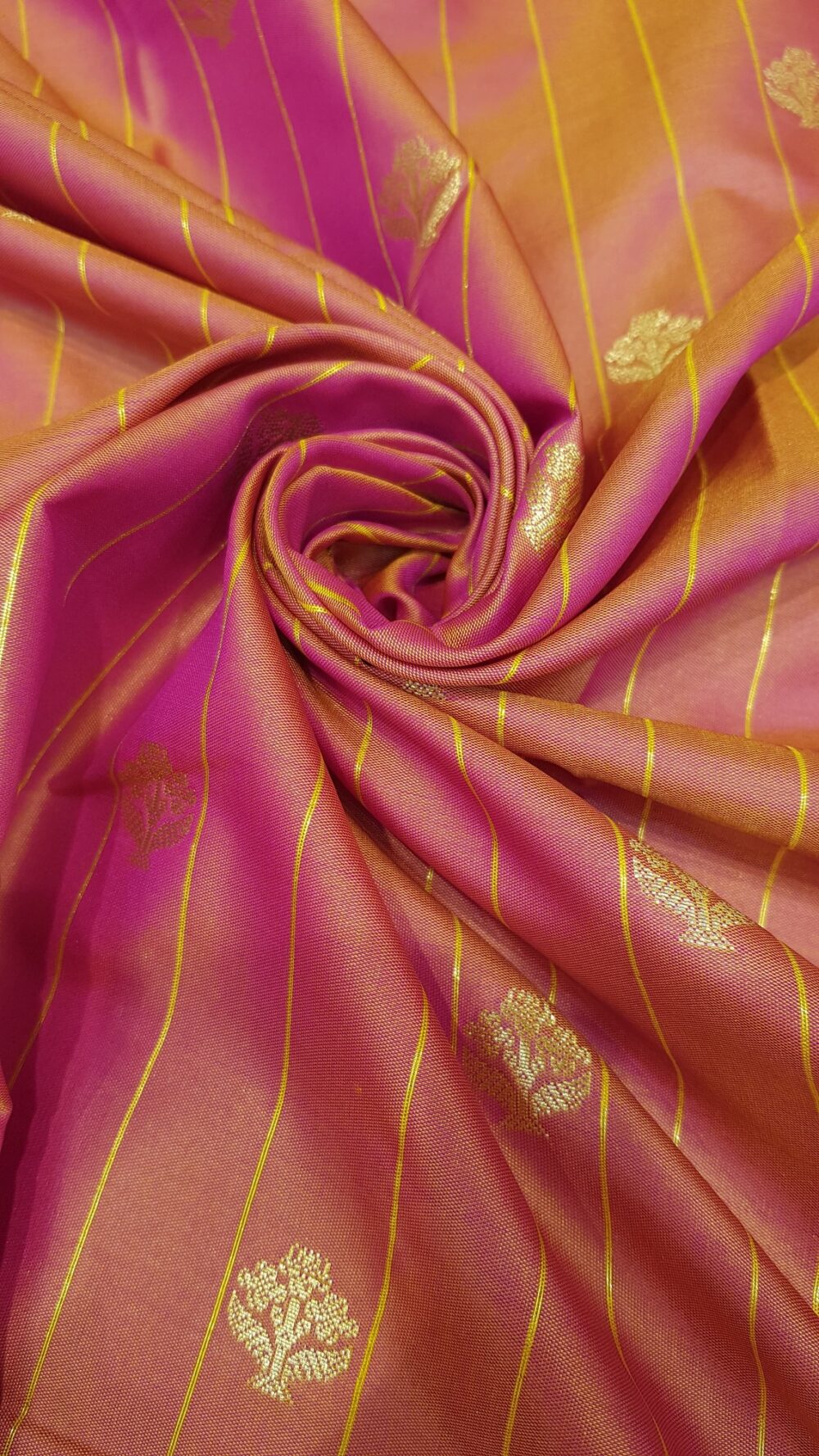 MOINI FABRICS - Banarasi Katan Buti Digital Print Saree. - Image 4